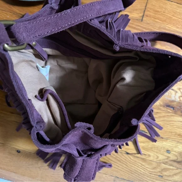 Lucky Brand Burgundy Fringed Suede Bucket Bag With Adjustable Strap - Picture 11 of 17